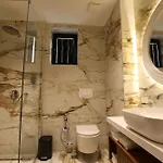 Rich Otel