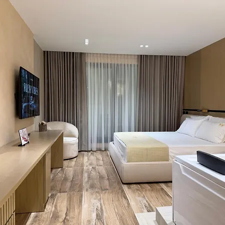 Rich Otel Pogradaş